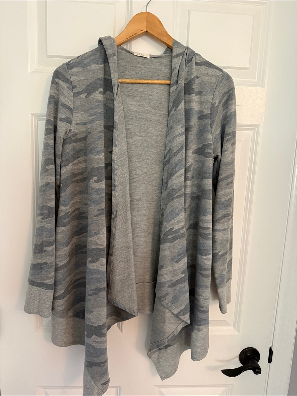 Women's Light Gray Camo Hooded Open-Front Cardigan